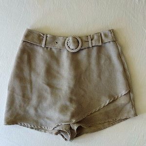 Houndstooth pattern skort with belt